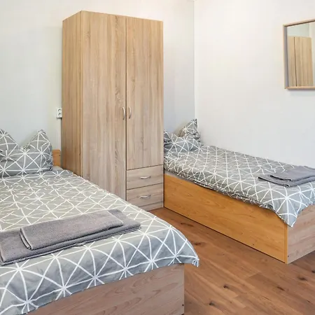 Holiday home Gaestehaus Neustadt an der Orla